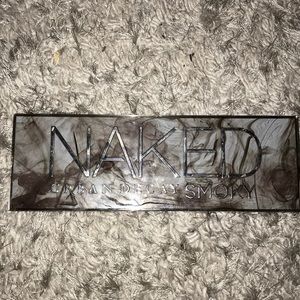 Urban decay smoky pallet